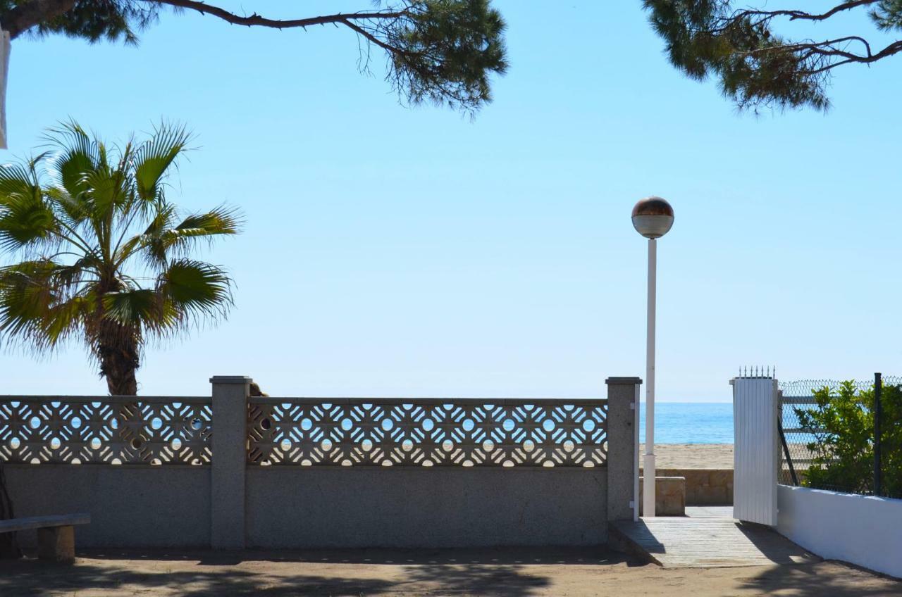 La Torre - Villa Rosamar Beach Cambrils Exterior photo